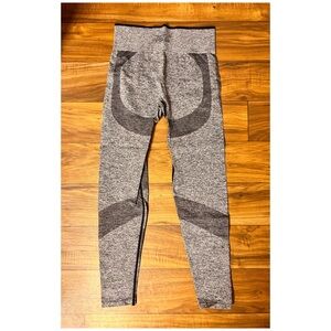 PINK Victorias Secret yoga pants size M